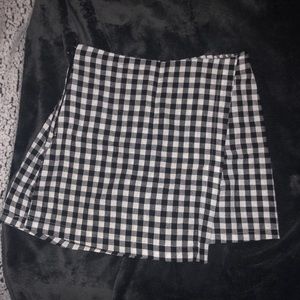 Cute black and white skort